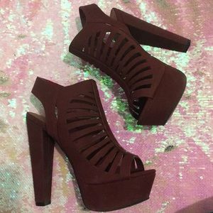 Burgundy platform heel